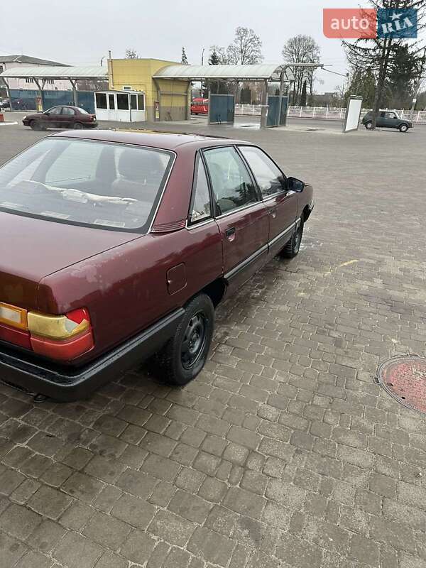 Седан Audi 100 1987 в Луцке