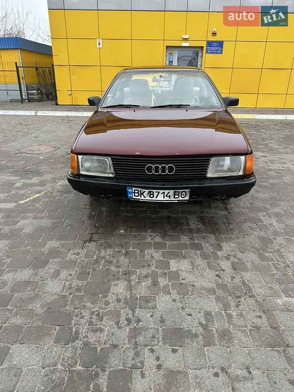 Седан Audi 100 1987 в Луцке