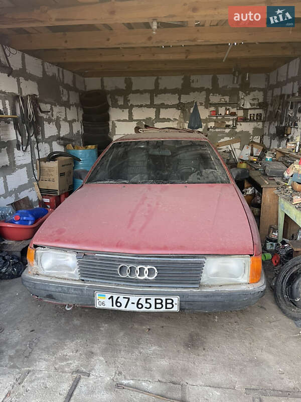 Седан Audi 100 1984 в 