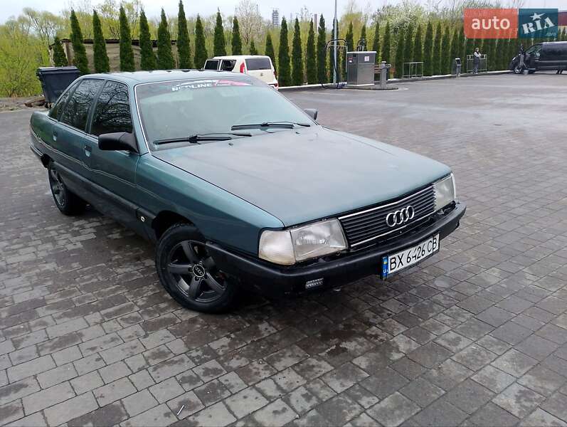 Audi 100