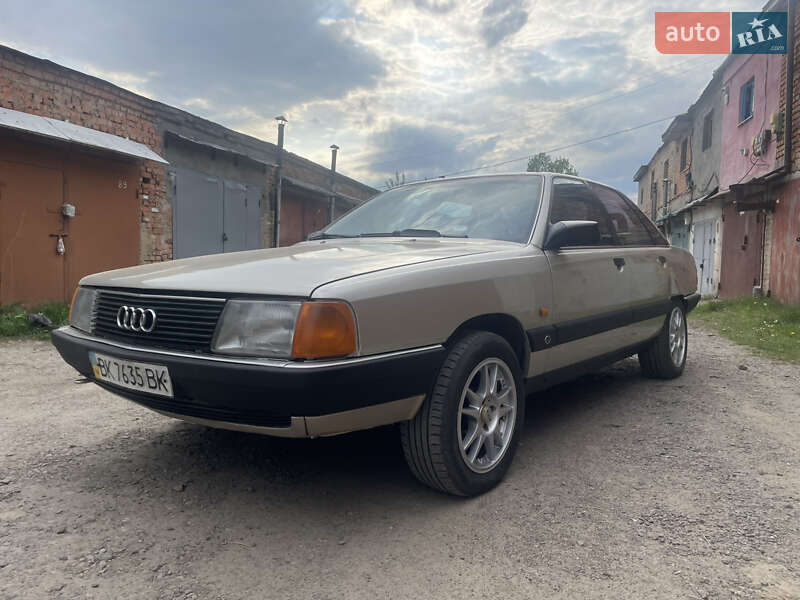 Седан Audi 100 1989 в Ровно