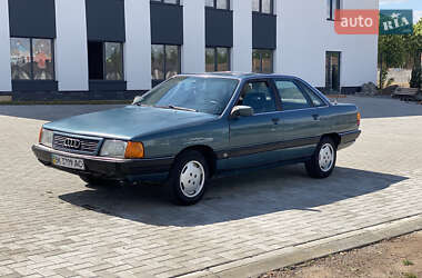 Седан Audi 100 1990 в Ровно