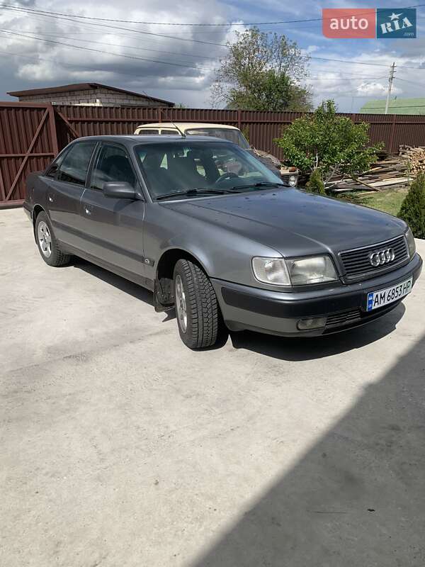 Седан Audi 100 1992 в 