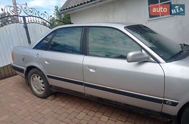 Седан Audi 100 1992 в Чернівцях