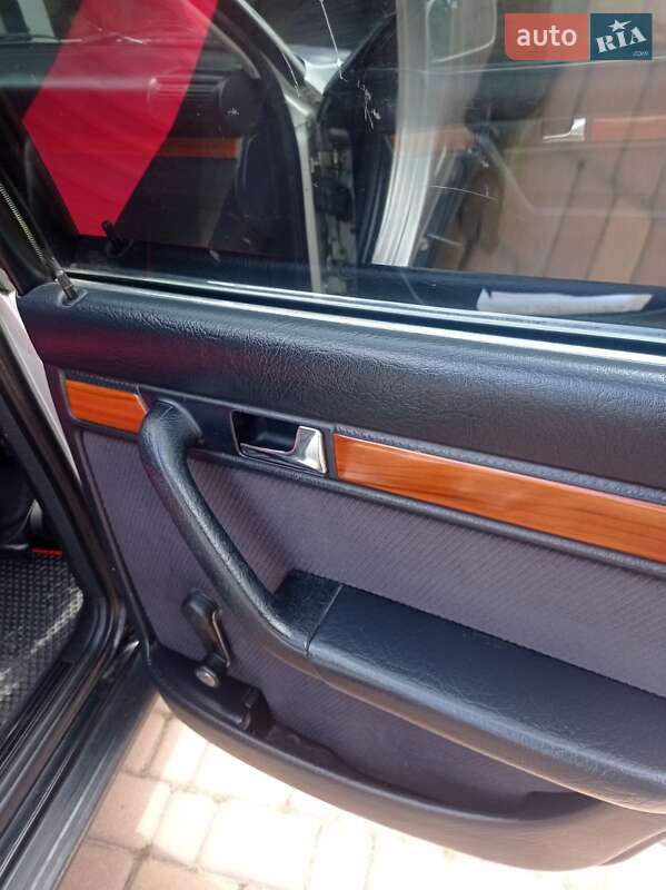 Седан Audi 100 1992 в Черновцах