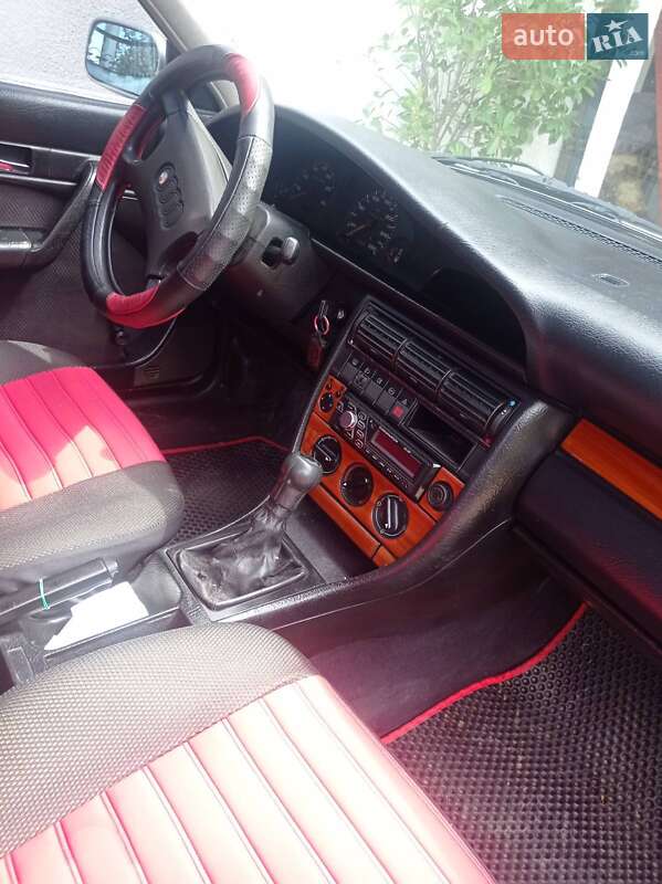 Седан Audi 100 1992 в Черновцах