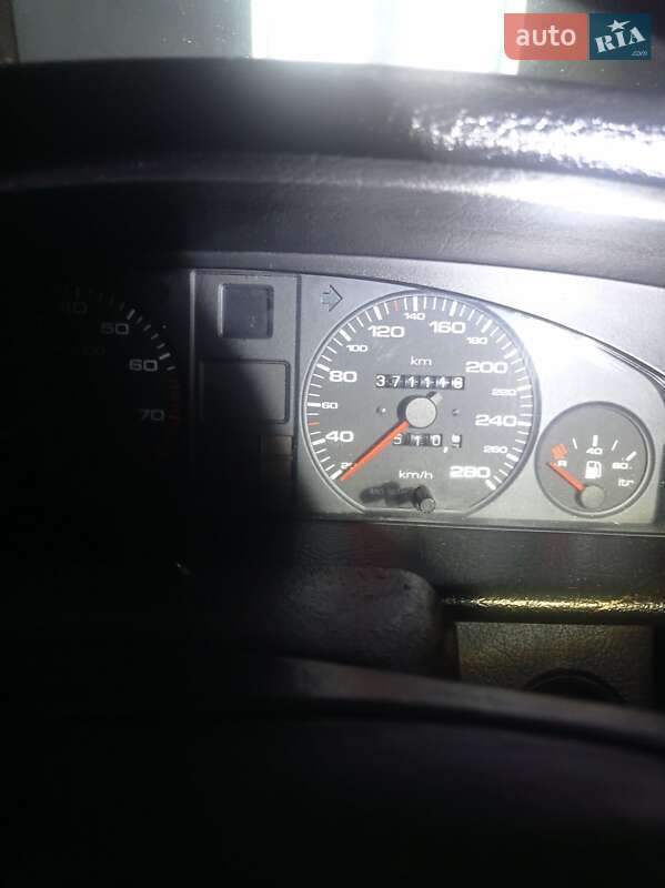 Седан Audi 100 1992 в Черновцах