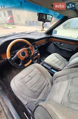 Седан Audi 100 1990 в 