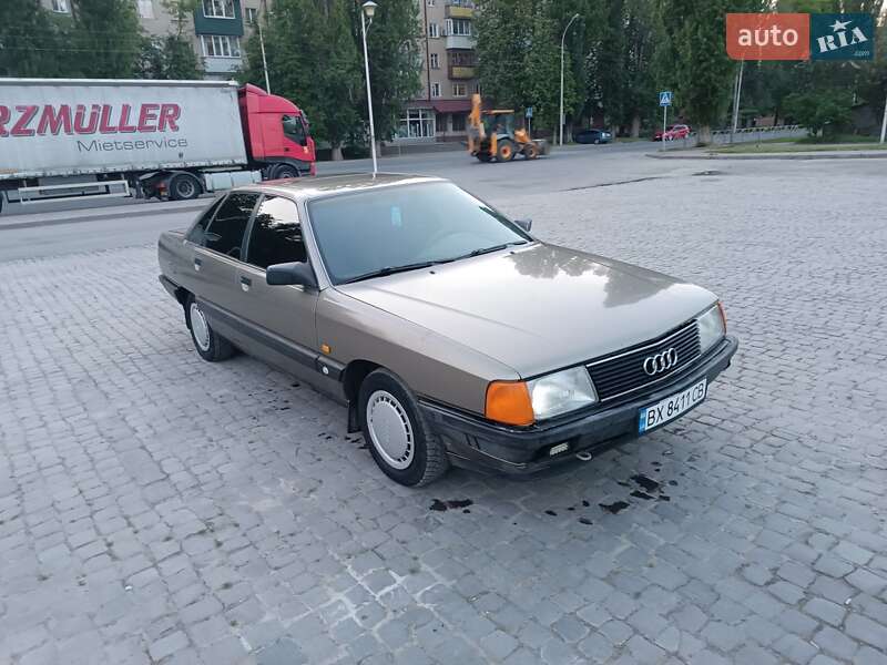 Седан Audi 100 1990 в Кам'янець-Подільському