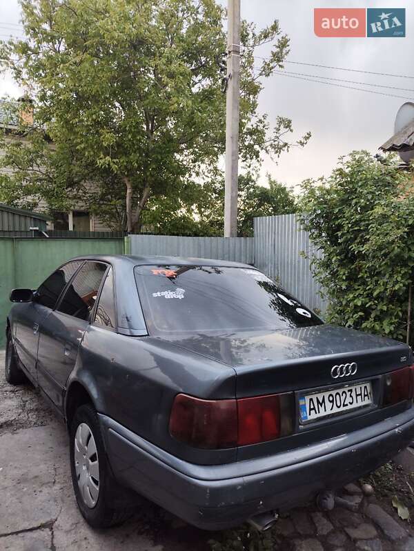 Седан Audi 100 1992 в Києві