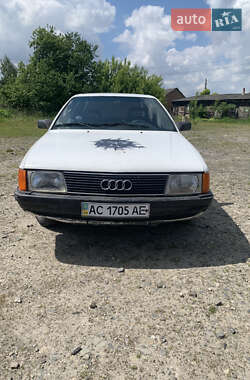Седан Audi 100 1988 в Локачах