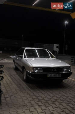 Седан Audi 100 1990 в 