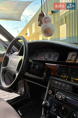Седан Audi 100 1990 в 