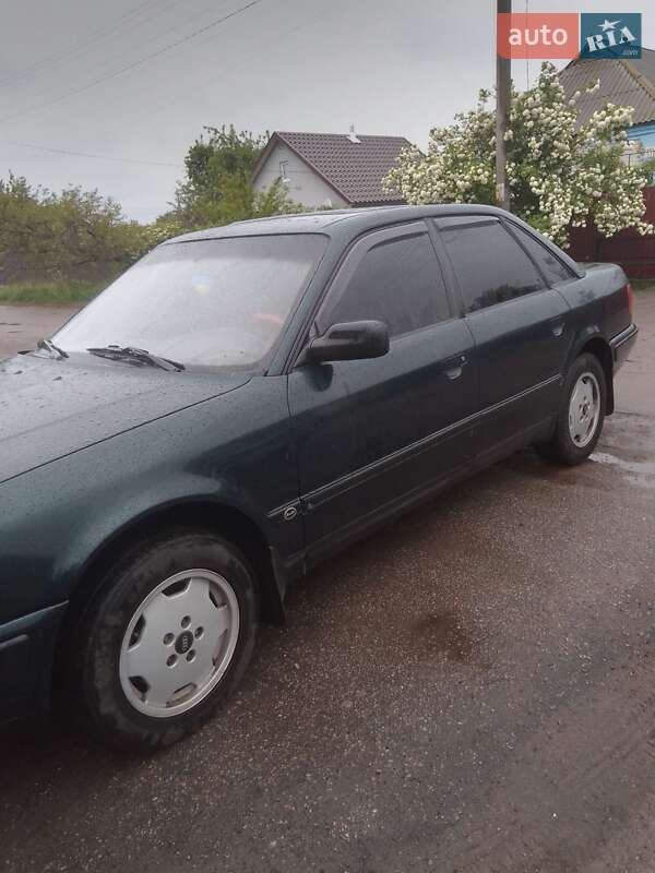 Седан Audi 100 1992 в Яготине