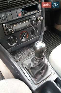 Седан Audi 100 1991 в 