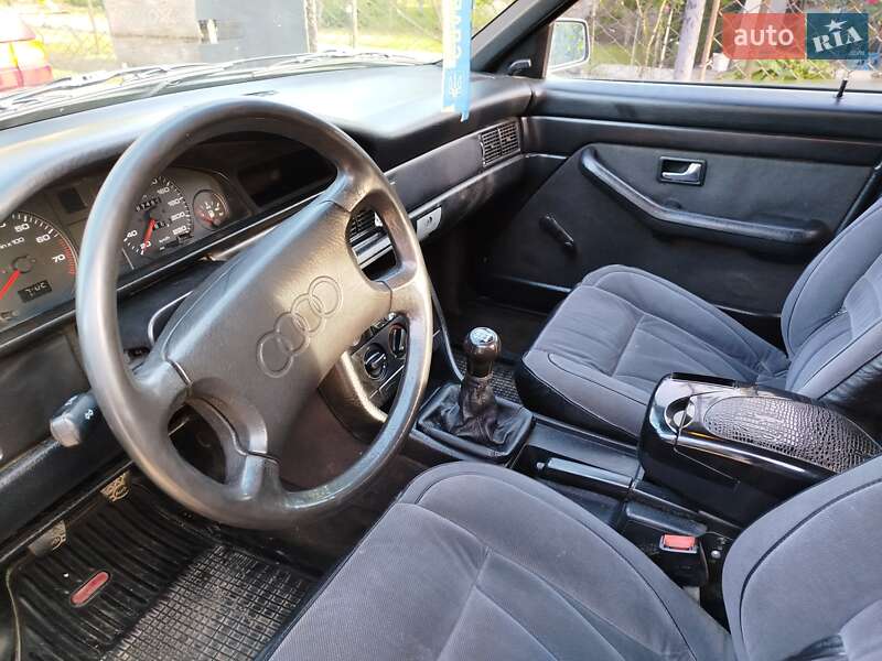 Седан Audi 100 1989 в Мукачево