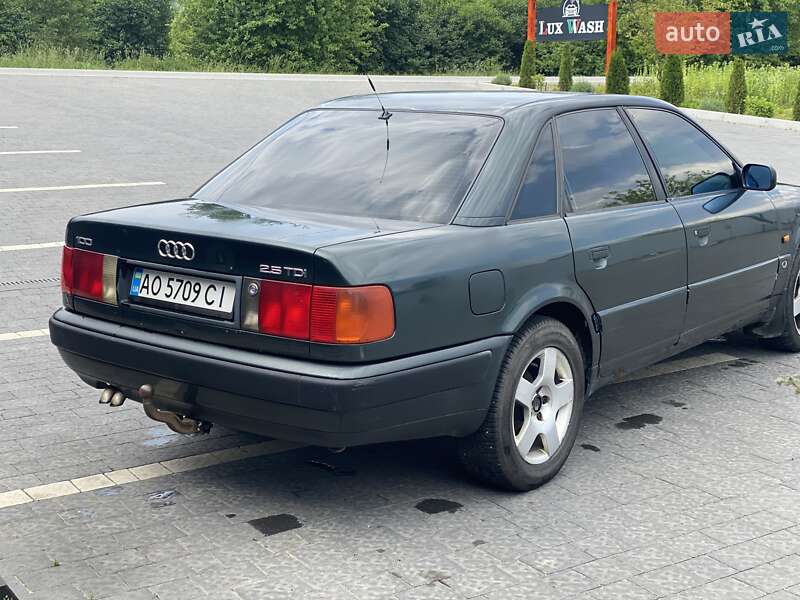 Седан Audi 100 1993 в Великому Березному
