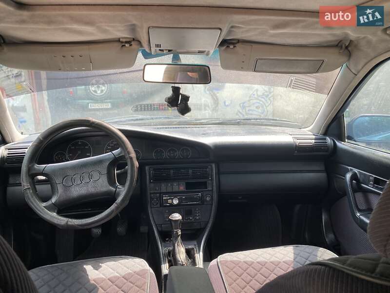Седан Audi 100 1993 в Великому Березному