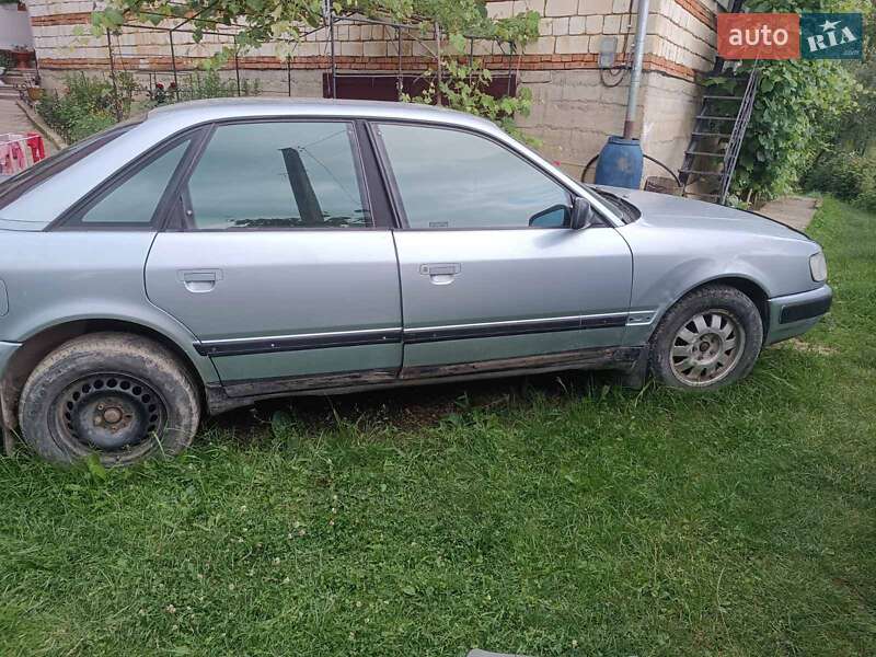 Седан Audi 100 1992 в Надвірній