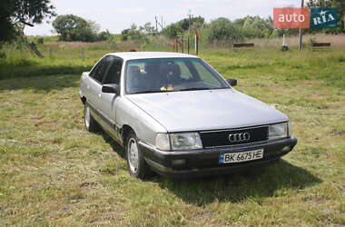 Седан Audi 100 1990 в Ровно