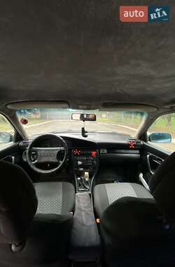 Седан Audi 100 1991 в 