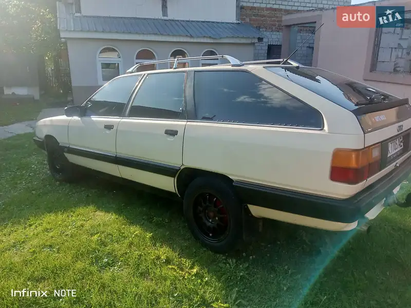 Audi 100