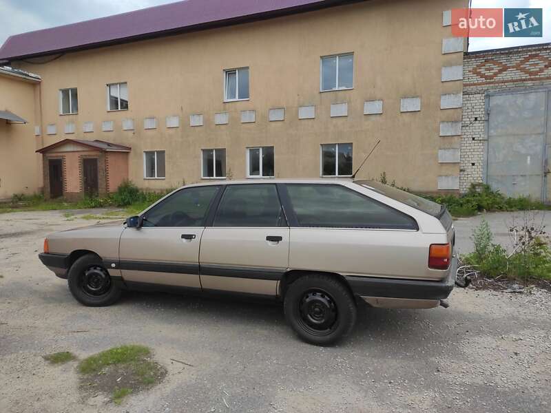 Универсал Audi 100 1989 в Глухове
