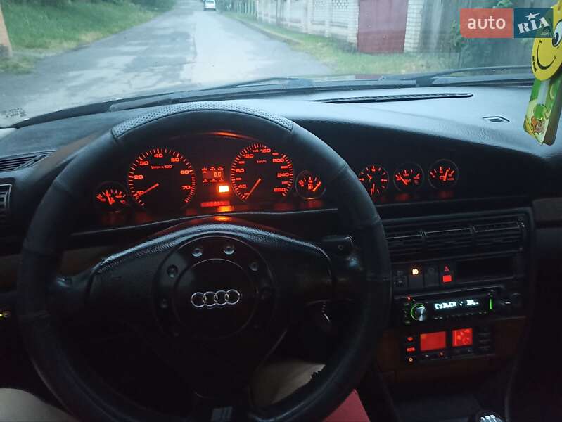 Седан Audi 100 1992 в Немирові