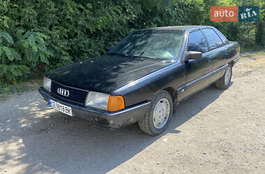Седан Audi 100 1989 в Кельменцах