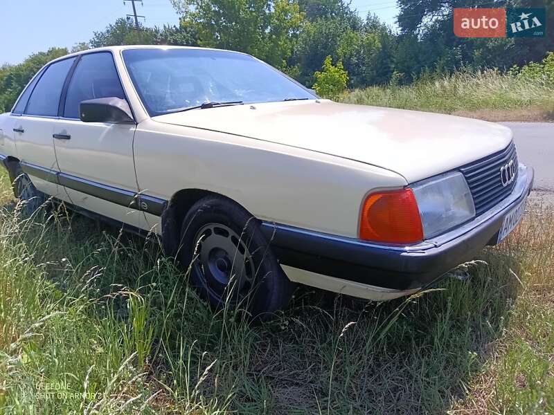 Седан Audi 100 1986 в Козятині