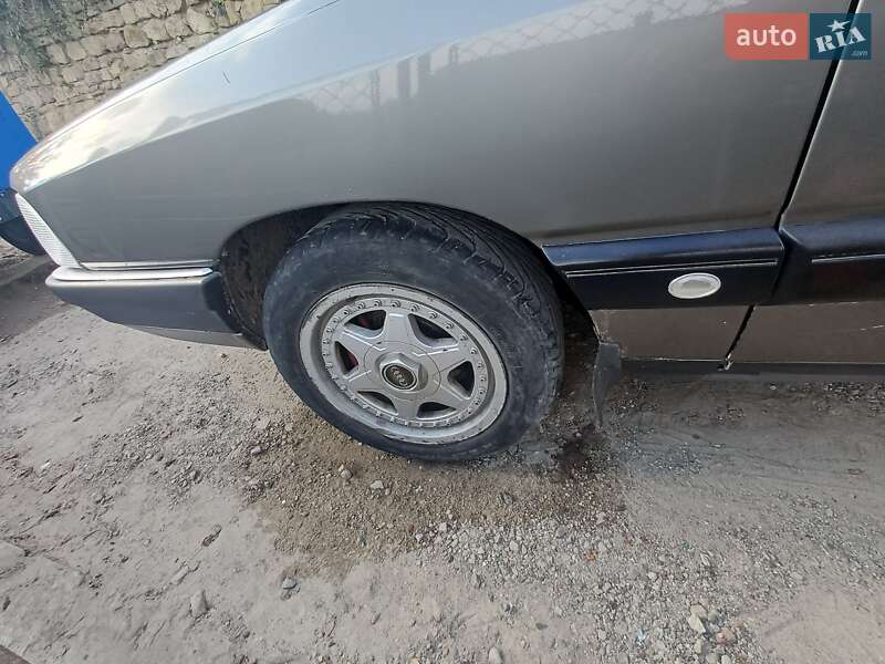 Седан Audi 100 1988 в Борщеве
