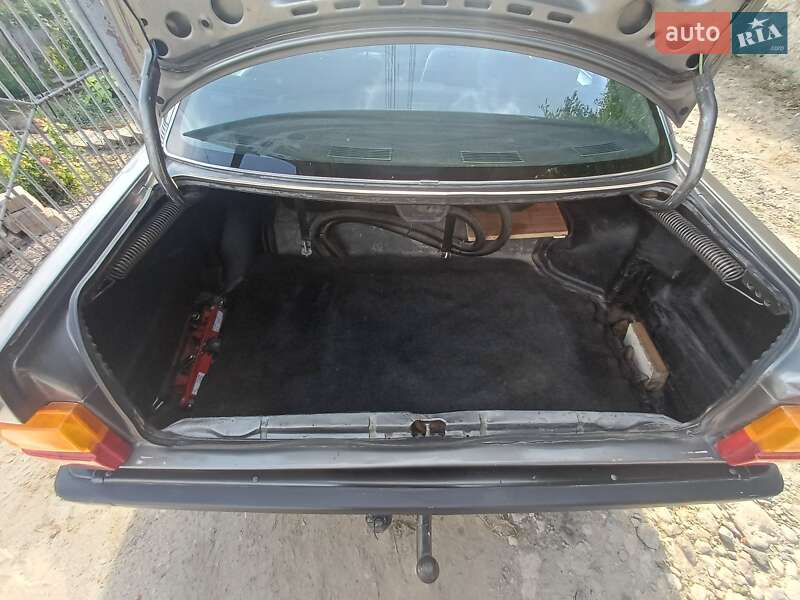 Седан Audi 100 1988 в Борщеве