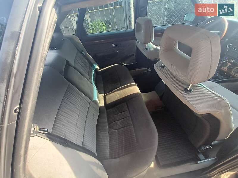 Седан Audi 100 1988 в Борщеве