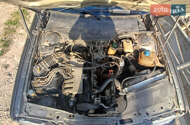 Седан Audi 100 1988 в 
