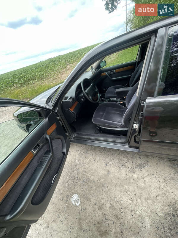 Седан Audi 100 1992 в Броварах