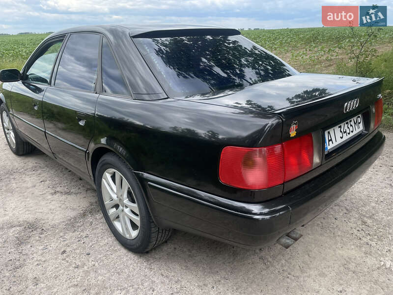 Седан Audi 100 1992 в Броварах