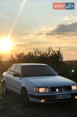 Седан Audi 100 1992 в Долині