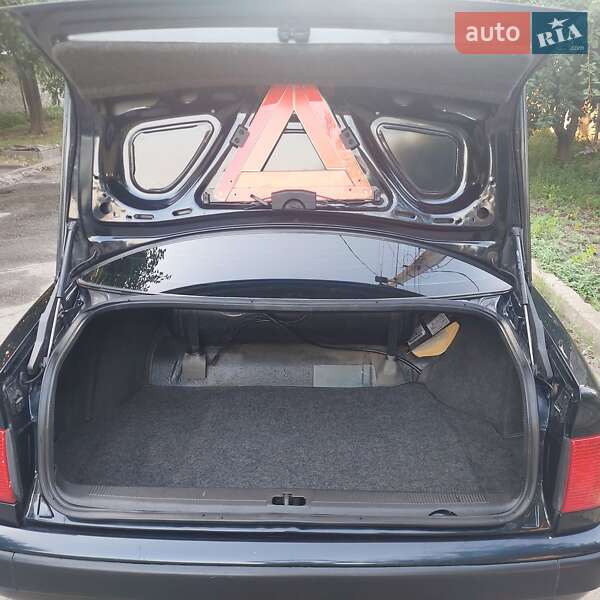 Седан Audi 100 1992 в Днепре