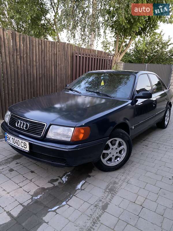 Седан Audi 100 1992 в Ровно