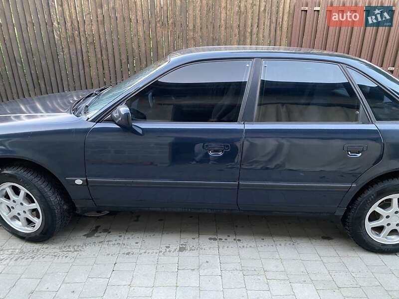 Седан Audi 100 1992 в Ровно