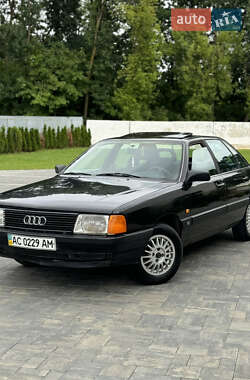 Седан Audi 100 1988 в Луцьку