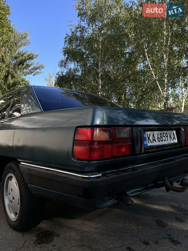 Седан Audi 100 1991 в Киеве