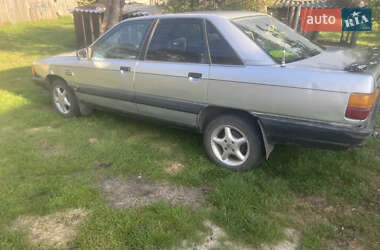 Седан Audi 100 1988 в Ратным