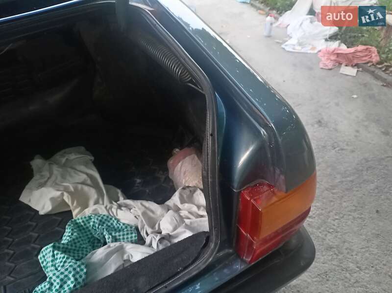 Седан Audi 100 1990 в Ладыжине