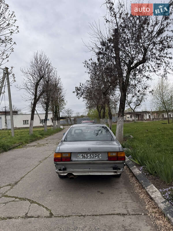 Седан Audi 100 1986 в Ужгороде