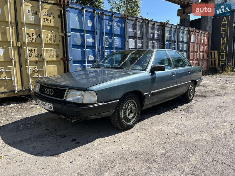 Седан Audi 100 1989 в 