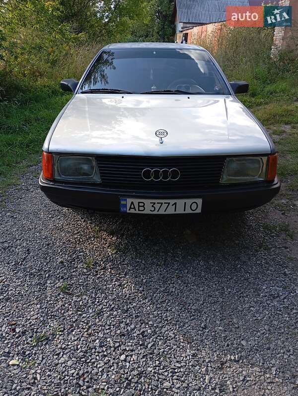Седан Audi 100 1983 в Хмельнике