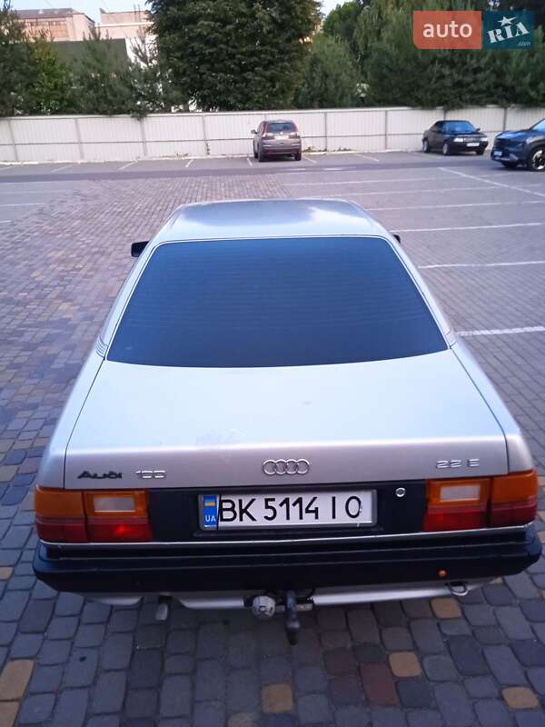 Седан Audi 100 1988 в Луцке