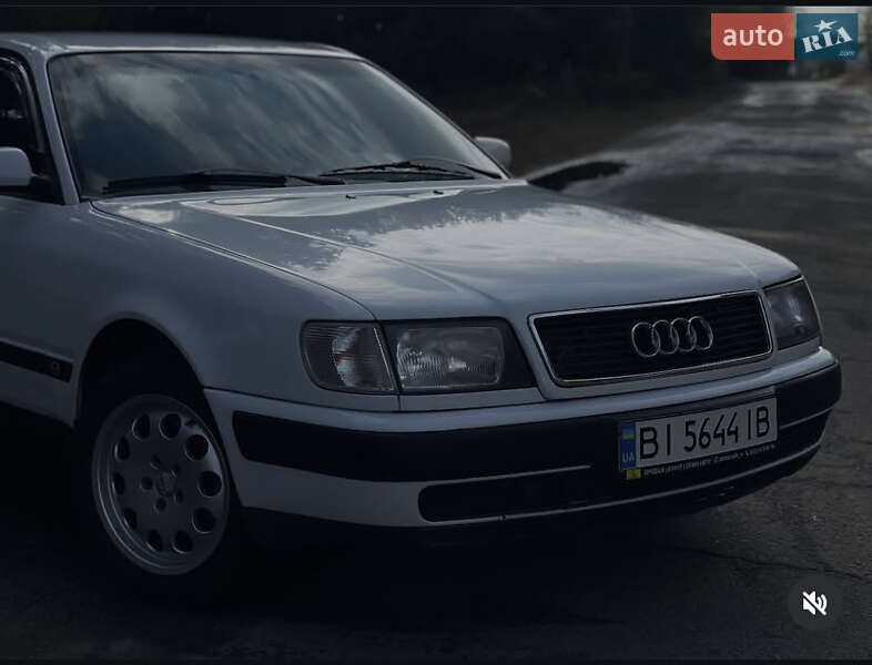 Седан Audi 100 1994 в Горишних Плавнях
