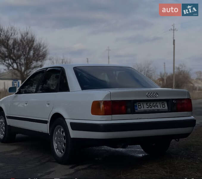 Седан Audi 100 1994 в Горишних Плавнях